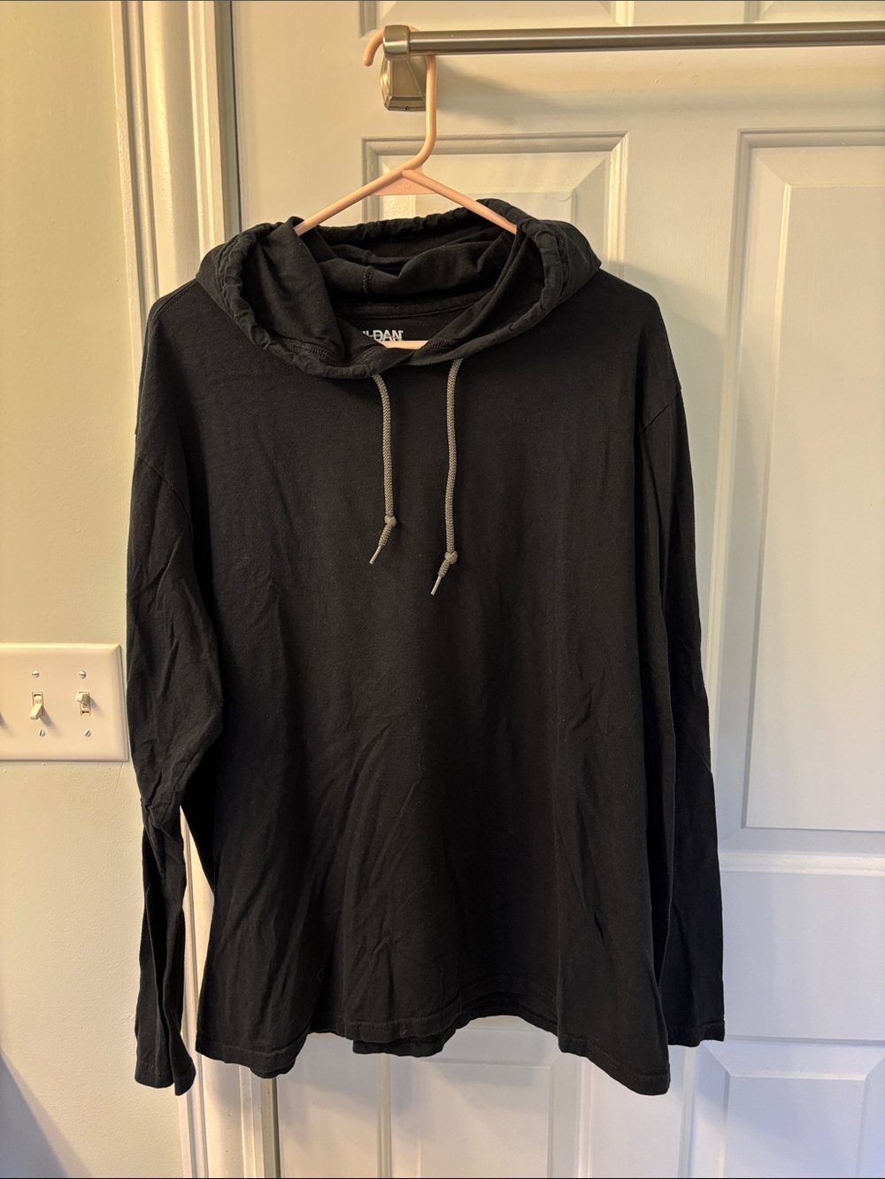 Gildan Black Long-Sleeve Hooded Shirt with Drawstring